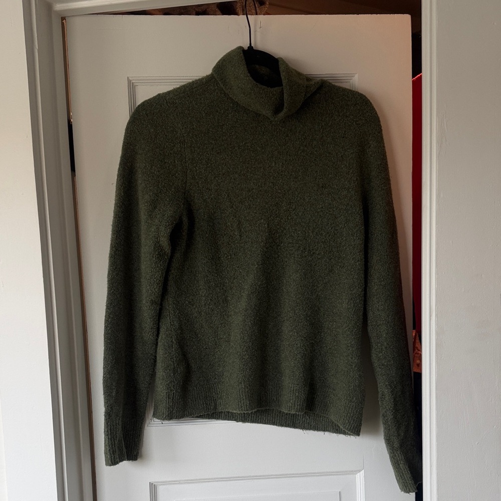 Abercrombie & Fitch Olive Green Turtleneck Sweater